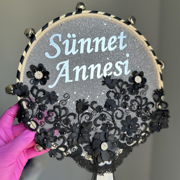 Çiçek Dantelli Anne Tefi